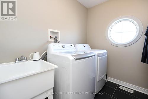 2 Ross Shiner Lane, Whitchurch-Stouffville, ON - Indoor Photo Showing Laundry Room
