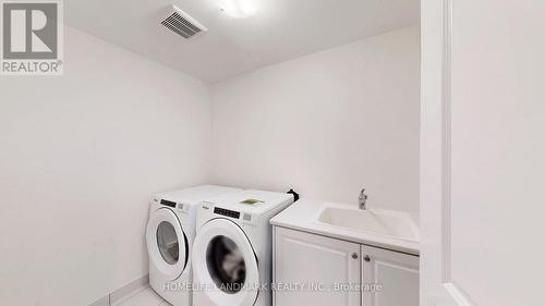 329 Silk Twist Drive, East Gwillimbury, ON - Indoor Photo Showing Laundry Room