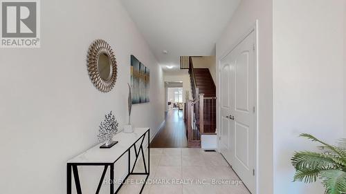 329 Silk Twist Drive, East Gwillimbury, ON - Indoor Photo Showing Other Room
