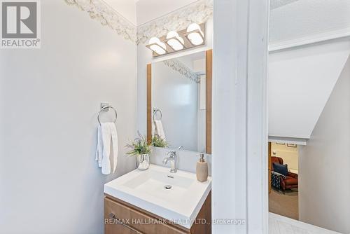4056 Stonemason Crescent, Mississauga, ON - Indoor Photo Showing Bathroom