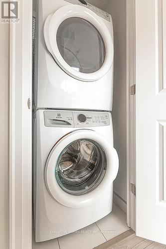 2507 - 36 Elm Drive, Mississauga, ON - Indoor Photo Showing Laundry Room