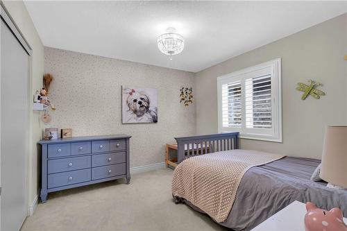52 Forest Ridge Avenue, Waterdown, ON - Indoor Photo Showing Bedroom