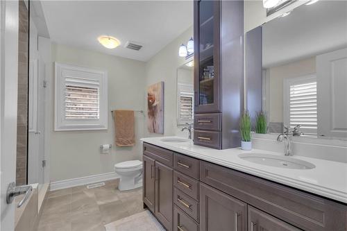 52 Forest Ridge Avenue, Waterdown, ON - Indoor Photo Showing Bathroom