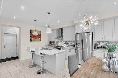 52 Forest Ridge Avenue, Waterdown, ON - Indoor Photo Showing Kitchen With Upgraded Kitchen