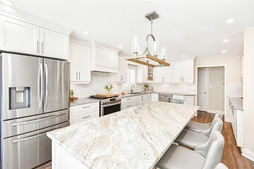 273 Highland Road W, Stoney Creek, ON - Indoor Photo Showing Kitchen With Upgraded Kitchen