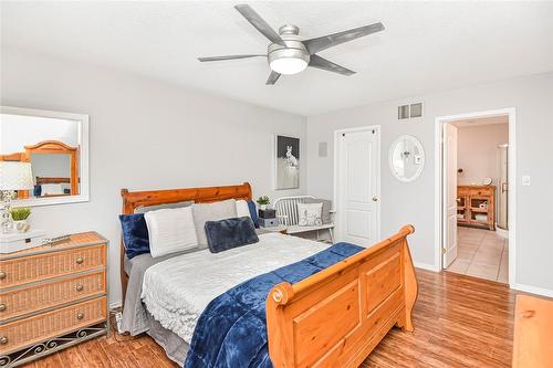 273 Highland Road W, Stoney Creek, ON - Indoor Photo Showing Bedroom