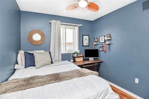 273 Highland Road W, Stoney Creek, ON - Indoor Photo Showing Bedroom