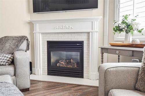 273 Highland Road W, Stoney Creek, ON - Indoor Photo Showing Living Room With Fireplace