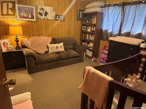 327 4Th Avenue W, Shaunavon, SK - Indoor