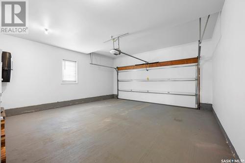 254 4002 Sandhill Crescent, Regina, SK - Indoor Photo Showing Garage