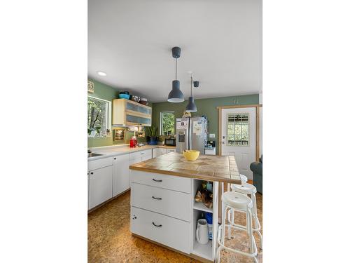 426 Aspen Road, Riondel, BC - Indoor Photo Showing Kitchen
