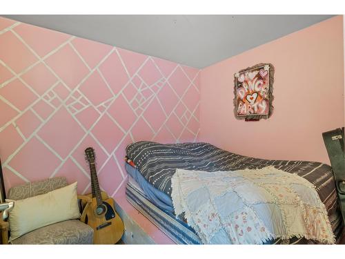 426 Aspen Road, Riondel, BC - Indoor Photo Showing Bedroom