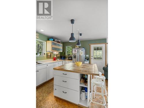 426 Aspen Road, Riondel, BC - Indoor Photo Showing Kitchen