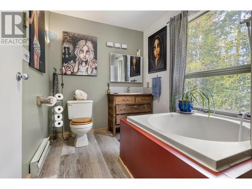 426 Aspen Road, Riondel, BC - Indoor Photo Showing Bathroom