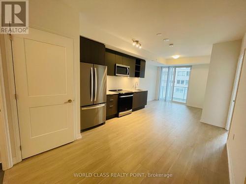 1114 - 50 Dunfield Avenue, Toronto, ON - Indoor Photo Showing Kitchen