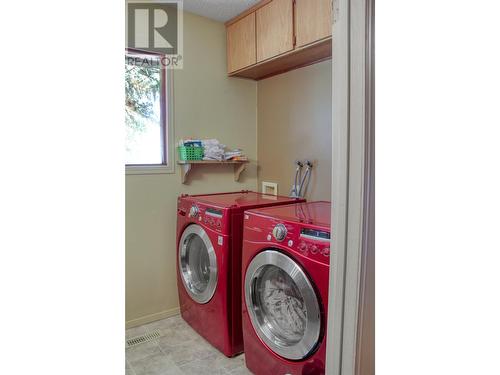 5411 Kennedy Road, 100 Mile House, BC - Indoor Photo Showing Laundry Room