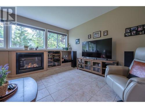 310 Spruce Avenue, Kaleden, BC - Indoor Photo Showing Living Room With Fireplace