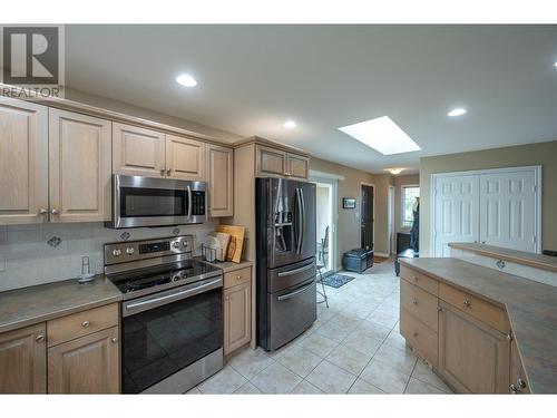 310 Spruce Avenue, Kaleden, BC - Indoor Photo Showing Kitchen