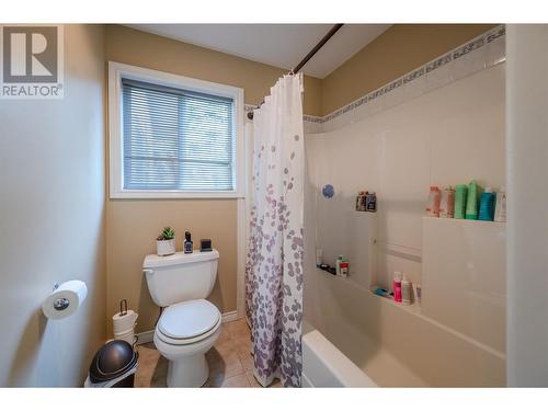 310 Spruce Avenue, Kaleden, BC - Indoor Photo Showing Bathroom