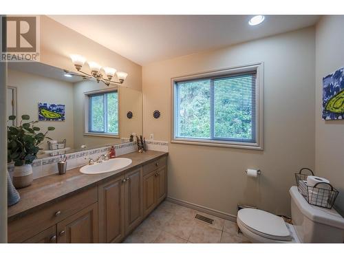 310 Spruce Avenue, Kaleden, BC - Indoor Photo Showing Bathroom