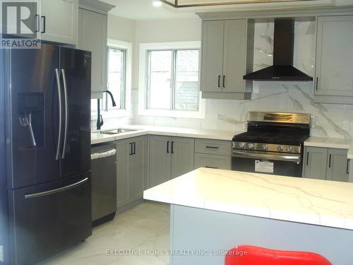 19 York Street, Ajax, ON - Indoor Photo Showing Kitchen With Stainless Steel Kitchen