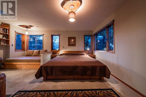 239 Stepping Stone Crescent, Spallumcheen, BC - Indoor Photo Showing Bedroom