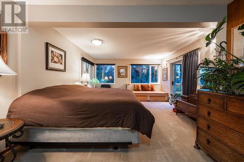 239 Stepping Stone Crescent, Spallumcheen, BC - Indoor Photo Showing Bedroom