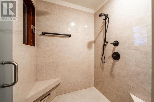 239 Stepping Stone Crescent, Spallumcheen, BC - Indoor Photo Showing Bathroom