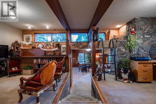 239 Stepping Stone Crescent, Spallumcheen, BC - Indoor Photo Showing Other Room