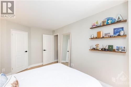 470 Laurier Avenue W Unit#205, Ottawa, ON - Indoor Photo Showing Bedroom