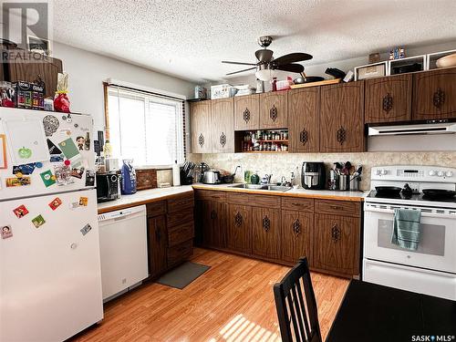 1772 Trudeau Street, North Battleford, SK - Indoor Photo Showing Kitchen With Double Sink