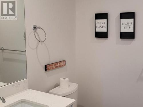 401-7175 Duncan Street, Powell River, BC - Indoor Photo Showing Bathroom