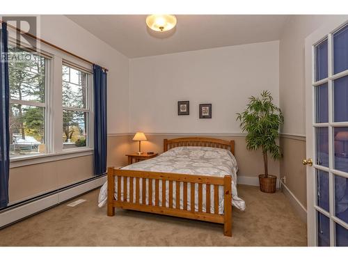 9739 Delcliffe Road, Vernon, BC - Indoor Photo Showing Bedroom