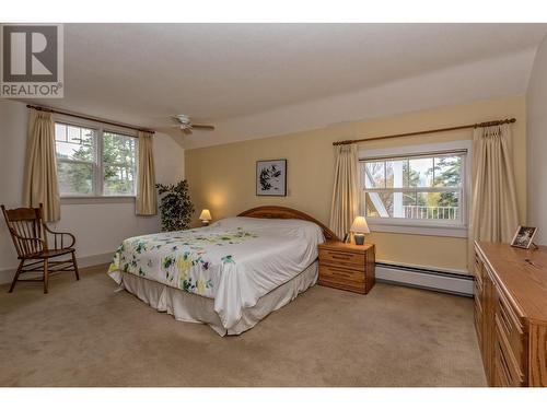 9739 Delcliffe Road, Vernon, BC - Indoor Photo Showing Bedroom