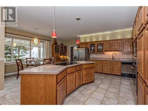 9739 Delcliffe Road, Vernon, BC - Indoor Photo Showing Kitchen