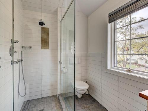 Salle de bains - 30 Ch. Strathcona, Mont-Royal, QC - Indoor Photo Showing Bathroom