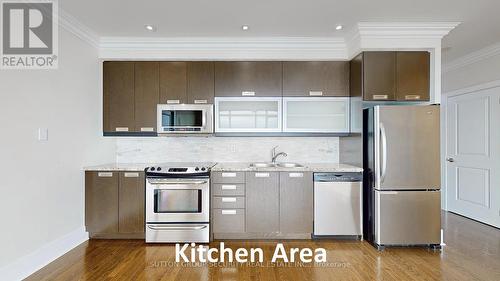 Uph 03 - 90 Stadium Road, Toronto, ON - Indoor Photo Showing Kitchen With Upgraded Kitchen