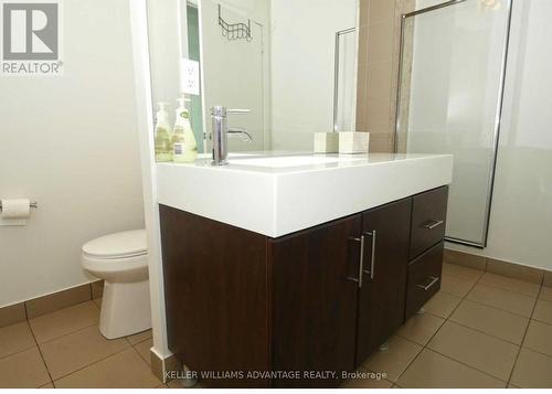 525 - 35 Brian Peck Crescent S, Toronto, ON - Indoor Photo Showing Bathroom
