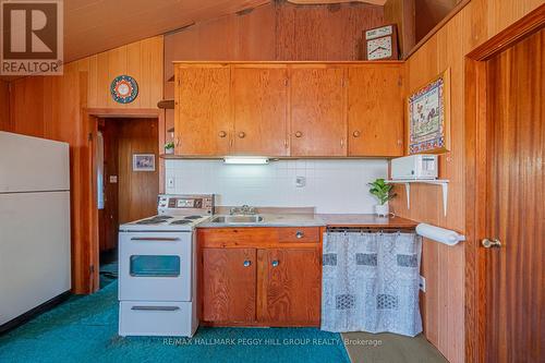 47 Grandview Crescent, Oro-Medonte, ON - Indoor Photo Showing Kitchen