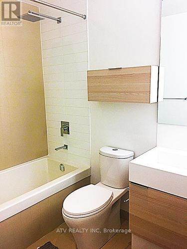 601 - 88 Scott Street, Toronto, ON - Indoor Photo Showing Bathroom