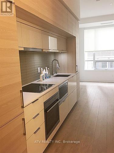 601 - 88 Scott Street, Toronto, ON - Indoor Photo Showing Kitchen With Upgraded Kitchen