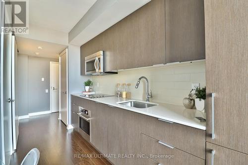 612 - 5 Hanna Avenue, Toronto, ON - Indoor Photo Showing Kitchen With Upgraded Kitchen