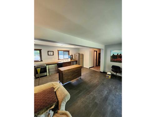 1590 Pass Creek Road, Castlegar, BC - Indoor Photo Showing Other Room