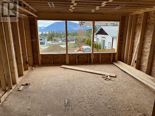 981 12 Street Se Unit# Prop. Unit 2, Salmon Arm, BC - Indoor Photo Showing Other Room