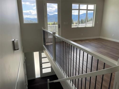 2220 Mountain View Avenue, Lumby, BC - Indoor Photo Showing Other Room