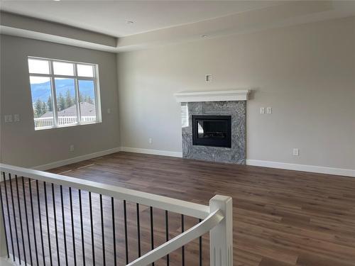 2220 Mountain View Avenue, Lumby, BC - Indoor Photo Showing Living Room With Fireplace