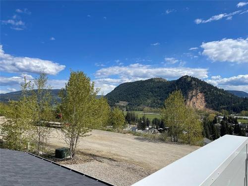 2220 Mountain View Avenue, Lumby, BC - Outdoor With View