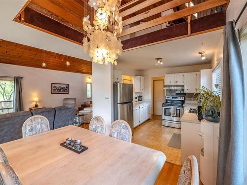 151 Sunnybrook Drive, Okanagan Falls, BC - Indoor Photo Showing Dining Room