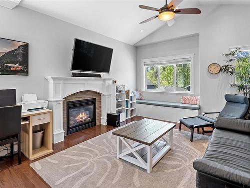 6823 Marsden Rd, Sooke, BC - Indoor Photo Showing Living Room With Fireplace