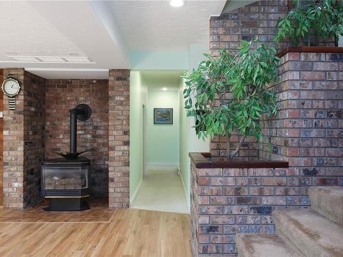 2340 Spring Rd, Campbell River, BC - Indoor With Fireplace